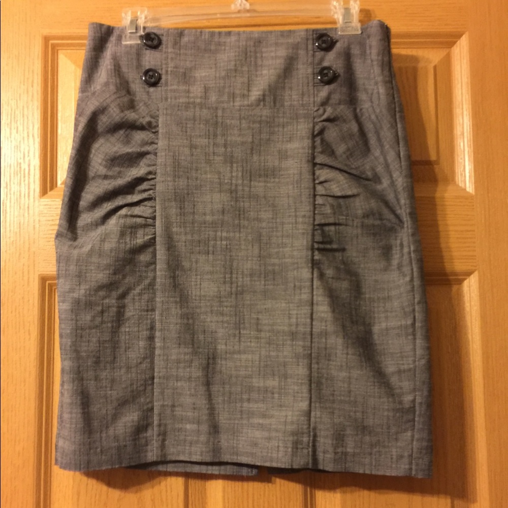 Super cute women’s dress skirt! Size 8